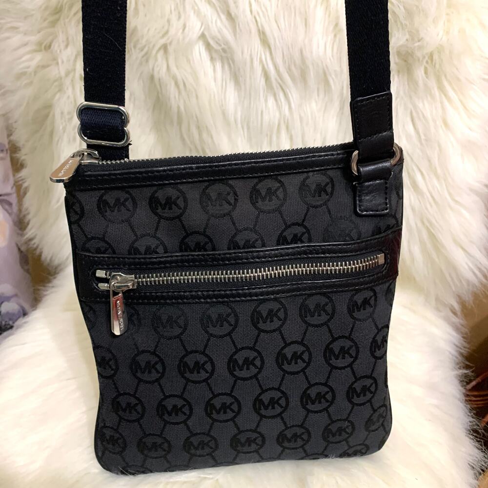 MICHAEL KORS Black Vintage All-Over Signature Canvas Slim Messenger Xbody Bag